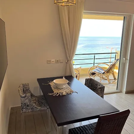 Daphne Corfu גליפאדה