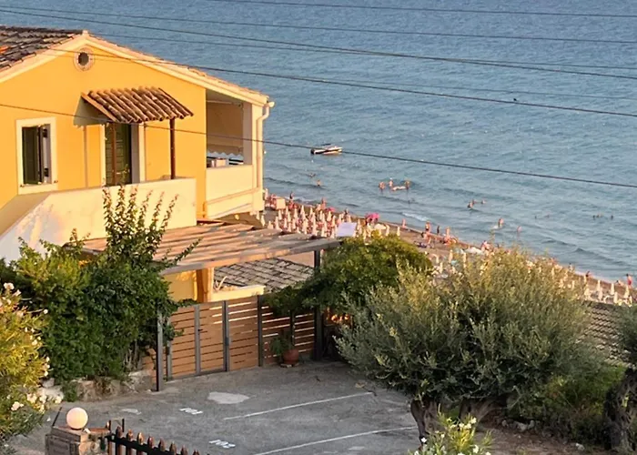 Daphne Corfu Case de vacanță *